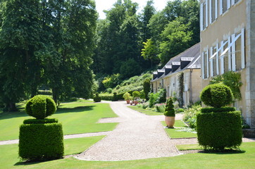 Allée de jardin à l'anglaise