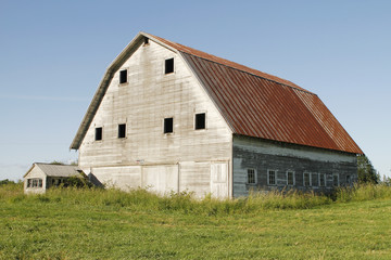 Fototapeta na wymiar Old barn in the countryside.