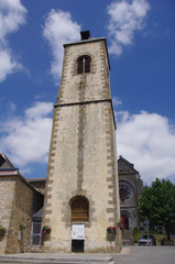 Fototapeta na wymiar La vieille tour de l'église