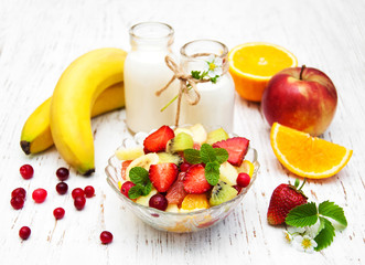Salad with fresh fruits