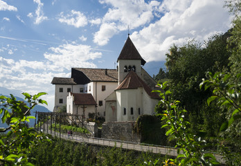 Fototapeta na wymiar Dorf Tirol, South Tyrol, Italy