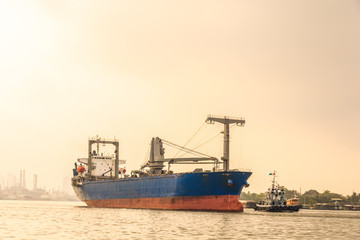 Fototapeta premium Shipping boat on the mprning.