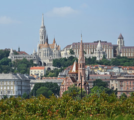 Fototapeta premium Matthias church and other buildings of Budapest, Hungary