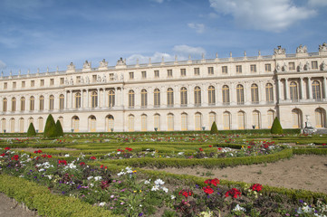 Les parterres de fleurs du chateau de Versailles