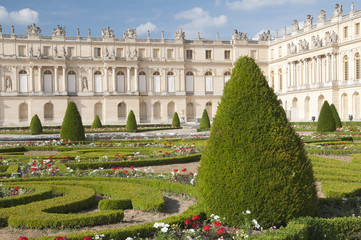 Les parterres de fleurs du chateau de Versailles