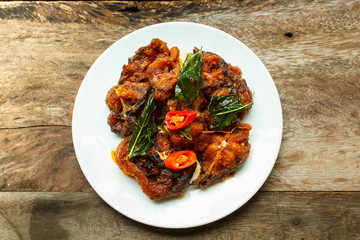 Phad Phed Pla Duk Thod Krob (Stir fried Deep fried Catfish with