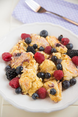 Kaiserschmarrn mit Beeren