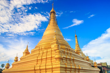 Fototapeta premium Golden padoda in the sunny day, Mandalay, Myanmar