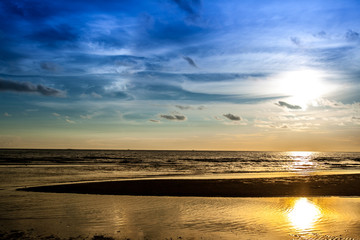 Fototapeta premium mirror sun on evening