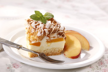 cheesecake with peaches,