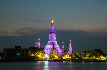 Fototapeta na wymiar Wat Arun Bangkok