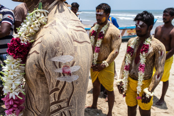 Inde. Préparatif pour la cérémonie d'une Fête hindoue
