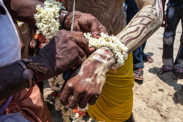 Inde. Préparatif pour la cérémonie d'une Fête hindoue