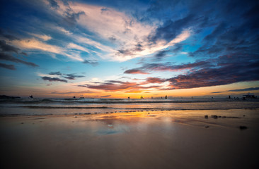 Fototapeta na wymiar Beautiful sunset at tropical beach