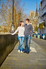 Fototapeta premium Romantic dating couple in Paris