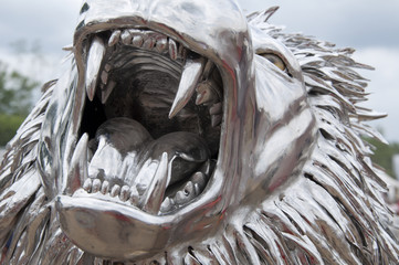 Sculpure metalique chromé du lion