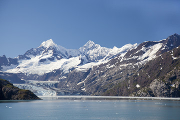 Fototapeta na wymiar margerie glacier alaska