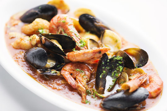 mixed seafood in spicy tomato sauce stew