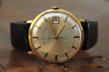 Uhr im Retro-Look