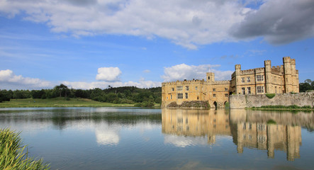 Obraz premium Leeds Castle and lake, landmark near London, UK