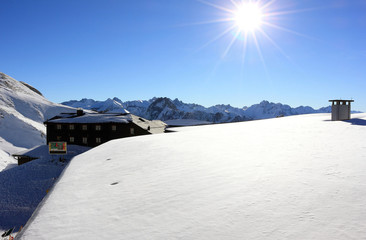 Obraz premium The Nebelhorn Mountain in winter. Höfatsblick (Hoefatsblick) station. The Alps, Germany.