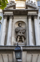 Obraz premium King Henry VIII Statue in London