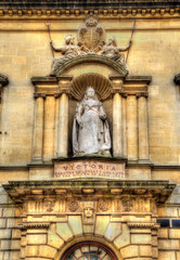 Fototapeta na wymiar Statue of Queen Victoria in Bath town - England