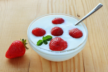 Yogurt with strawberries