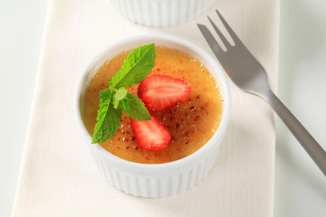 Creme brulee dessert