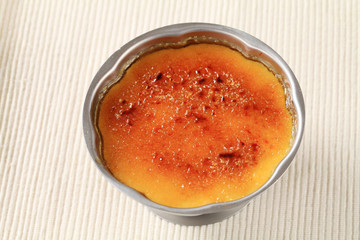 Creme brulee dessert