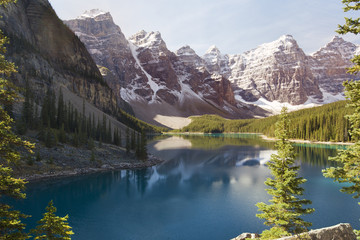 moraine lake and valley of ten peaks