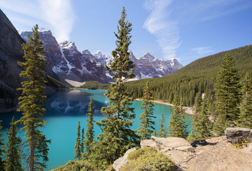 moraine lake and valley of ten peaks