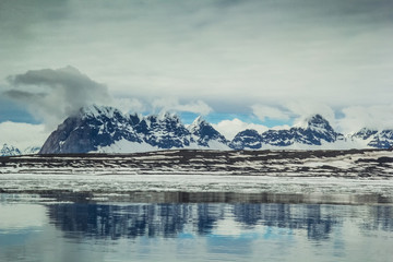 Arctic spring in south Spitsbergen © KrisGrabiec