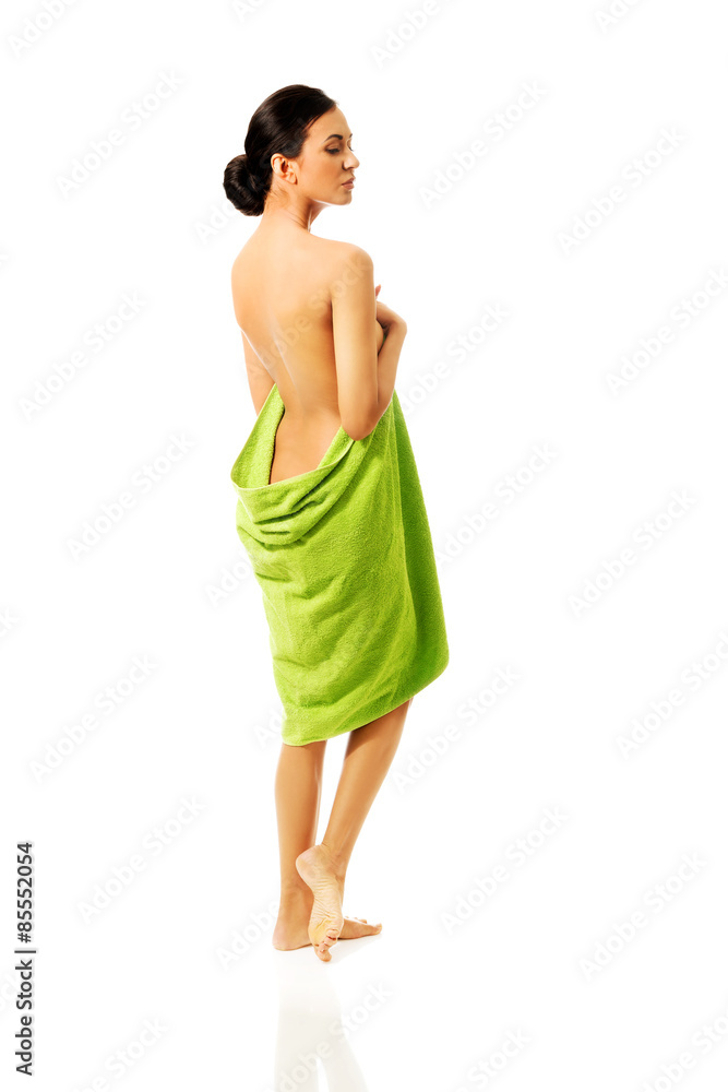 Poster Spa woman wrapped in towel