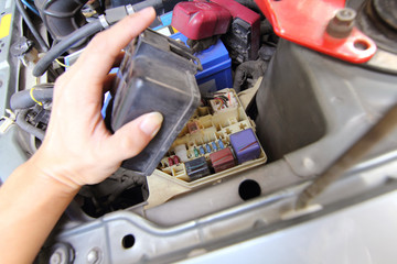open the fuse car box