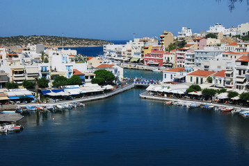 Fototapeta na wymiar City Port in Greece