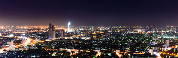 Fototapeta na wymiar Panarama of Bangkok cityscape at night.