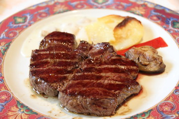 Sirloin steak with chips