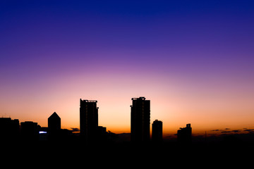Fototapeta na wymiar Silhouette building in Bangkok at sunset.