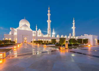 Fototapeta na wymiar Sheikh Zayed Mosque in Abu Dabi