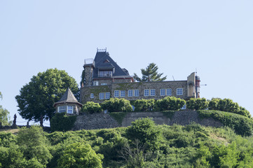 Fototapeta premium Burg Ockenfels bei Linz am Rhein, Deutschland