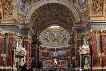 Fototapeta na wymiar St Stephen's Basilica, Budapest