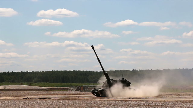 Russian armored vehicles. 2С19 &laquo;Msta-S&raquo; (M1990 Farm), T-80U