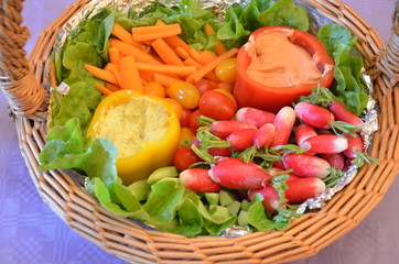 Panier crudités légumes apéritif végétarien