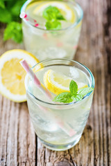 Zitronenlimonade