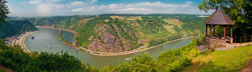 Aussichtspunkt über dem Mittelrhein mit Blick auf Loreley