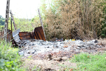 Fototapeta na wymiar Müll illegal verbrennen