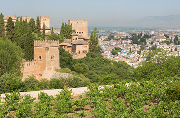 Fototapeta na wymiar Granada - outlook over Alhambra from Generalife gardens.