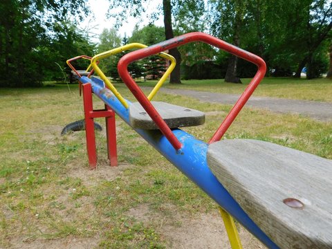 Wippe auf dem Spielplatz 