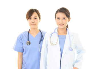 Fototapeta premium 笑顔の二人の女医